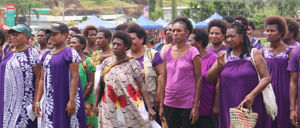 🌍🤝 Partnering with the local authorities, the @STREITpng Programme is advancing women's empowerment and gender equality in #PapuaNewGuinea. Leveraging NGO support and women-led initiatives, we're fostering sustainable growth. 🌱👩‍🌾 More: tinyurl.com/57xu34pz

#GenderEquality