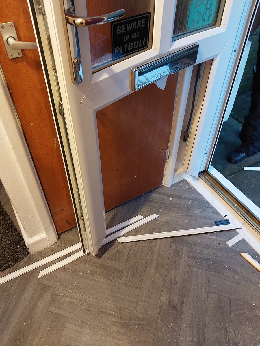 Pill NPT have executed a drugs warrant in Maesglas early this morning. 

1 arrested for possession of Class A.  

Any issues within your area or any suspicious activity please call 101 📞 

#PC2209 
#ProtectAndReassure 
#CommunityPolicing