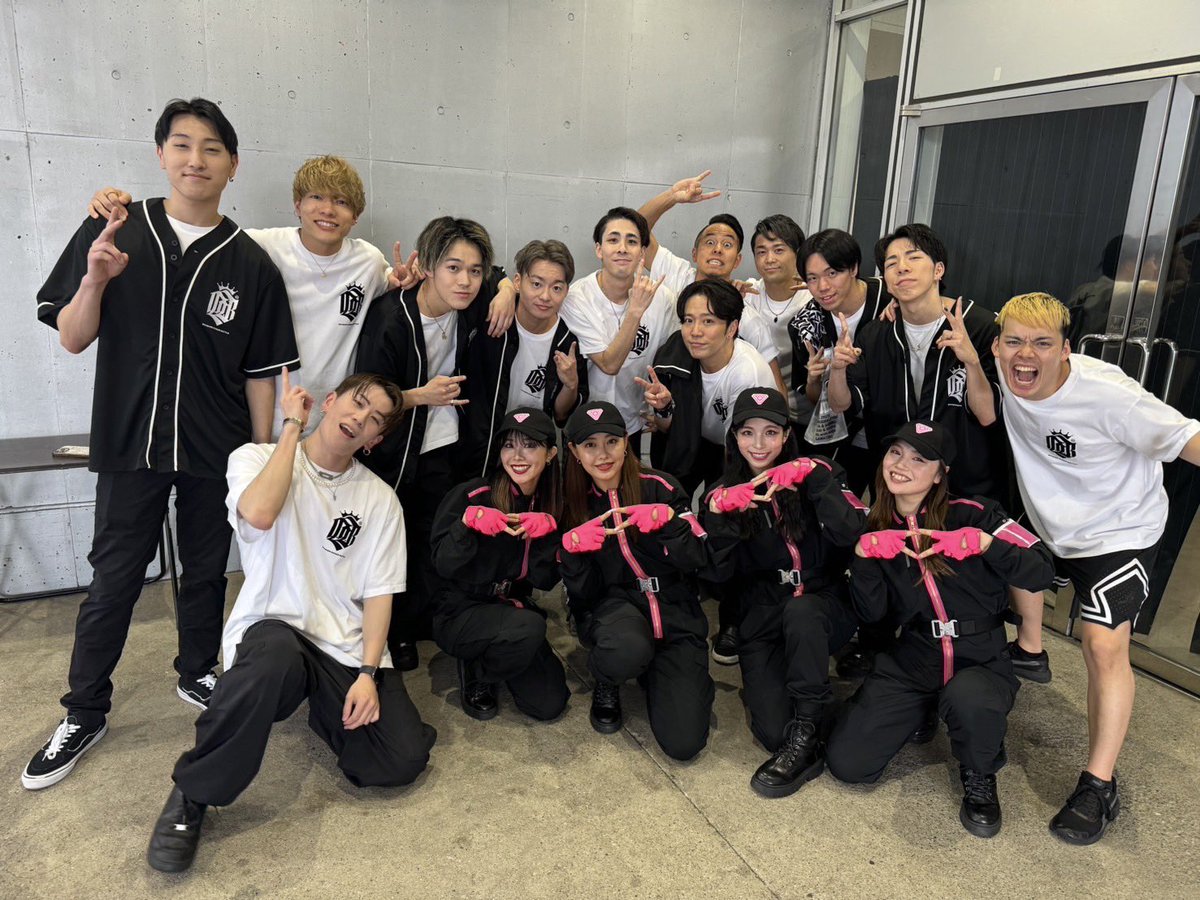 spajiroo's tweet photo. #ヒプマイ10thライブ 
幕張メッセ 2DAYS
ありがとうございました🤘

今回ヒプマイの記念すべき10回目のライブに初めてDDBとして参加させていただきました！！
出演者もスタッフもお客さんもみんな温かい最高のステージでした🔥
こんな大きい舞台でアクロバットもさせていただき大満足です✨✨ https://t.co/RppQ17c9OA