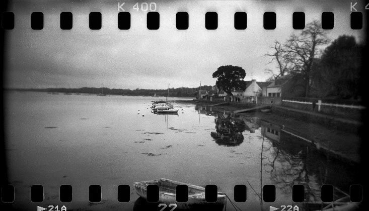 Un de mes endroits préférés dans le Golfe, Conleau. Tellement serein 😌 Tjs la Kentmere 400 dans le Holga 120 🖤