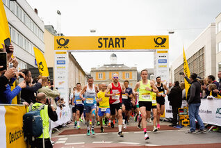 Es ist wieder soweit: Am 14. April, kommenden Sonntag, gehört die Stadt #Bonn wieder den Läufer*innen. Bereits zum 21. Mal geht es auf die große Laufrunde durch die Bundesstadt. Alle Infos rund um den Deutsche-Post-Marathon gibt's auf bonn.de/marathon #Marathon