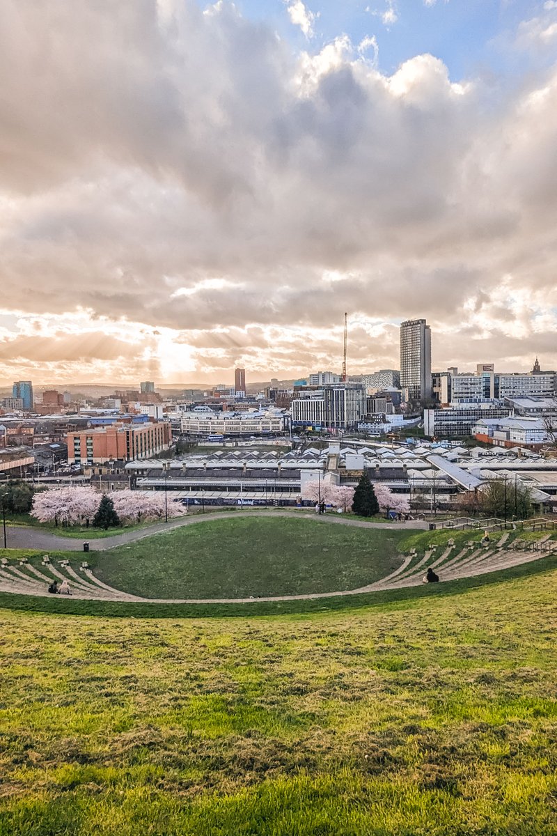 Hi from @VisitSheffield! Can you believe it's my first time here? I know, I know, I've been missing out! I've already had such a great morning, with brekky from @MarmadukesCafe, a walk up Park Hill and lots of lovely views of the city covered in blossom. ad #VisitSheffield