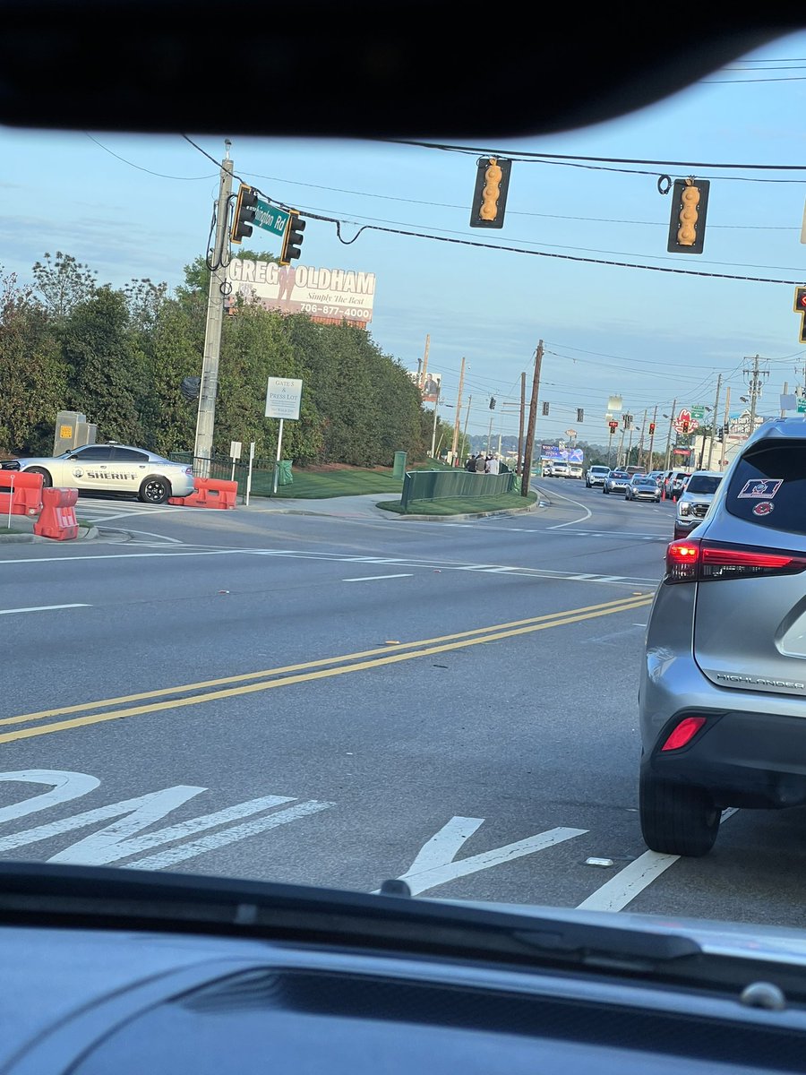 WesHash5's tweet photo. @IMS @SpeedwayPD @IndStatePolice @GreaterIMPD Anyway you can put on a training seminar on how to move traffic for Augusta National Golf Club? They need some help. Maybe bring some of them up for the Month of May to see how the pros do it. https://t.co/i65aY3pnD1