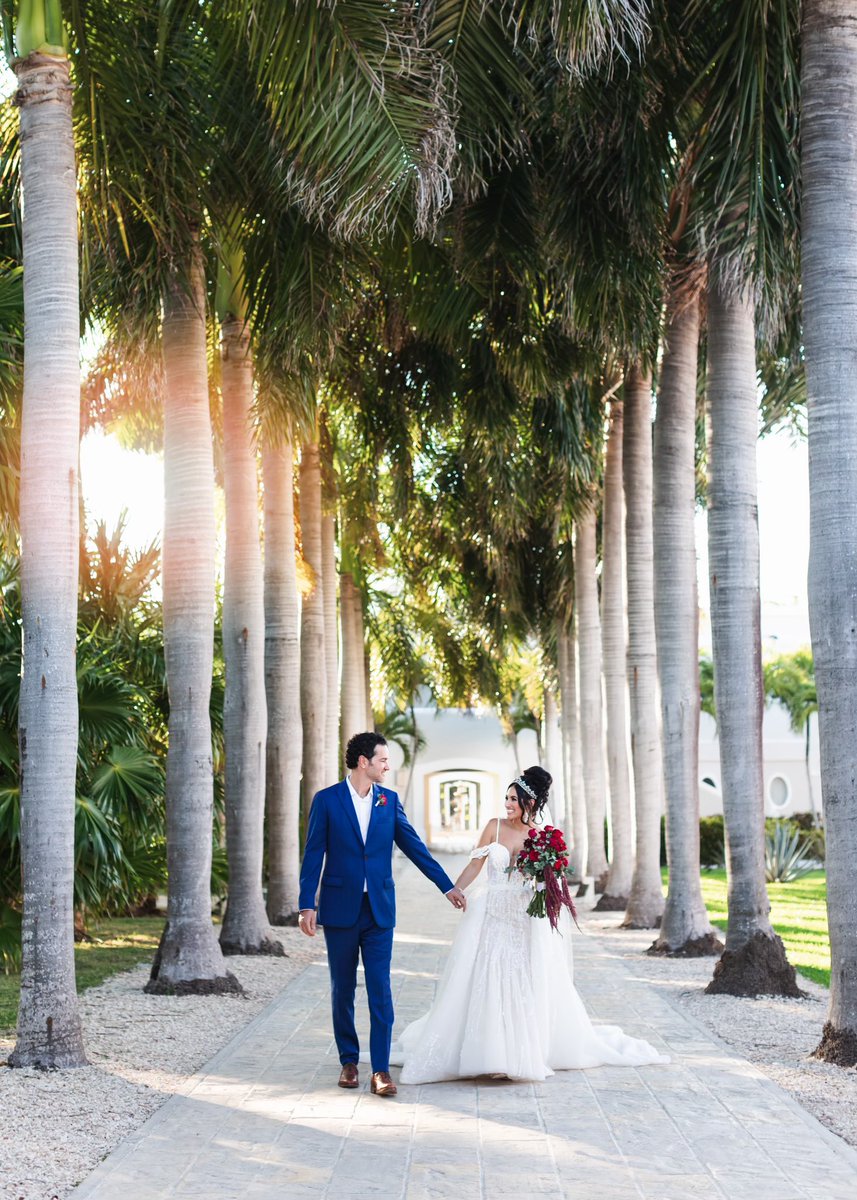 💒 HAPPY ANNIVERSARY 💒 I can’t believe it’s been one year since we had the most beautiful wedding in Tulúm, Mexico! 🇲🇽 What an AMAZING year it’s been w/ you! I’m beyond lucky that I get to live this crazy life w/ you, Tristan & Marino! 💙 “I’m forever yours…faithfully” ❤️💯