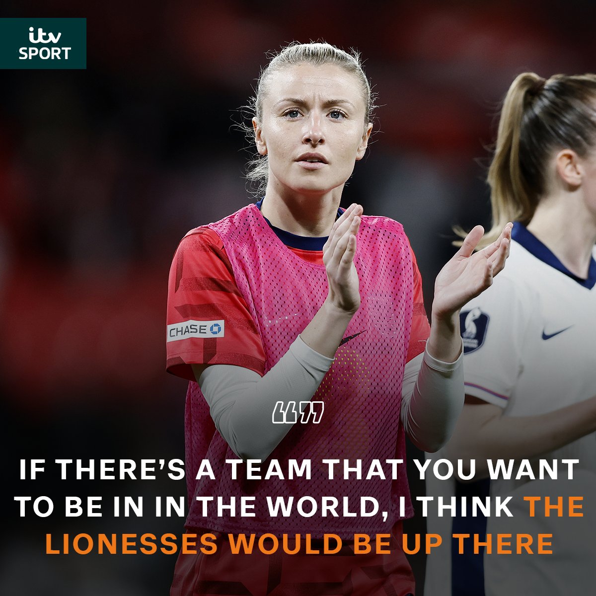 Leah Williamson will start for the #Lionesses against Ireland tomorrow, Wiegman confirms 🚨 When asked about her return to the squad after a year, Williamson said ⤵️