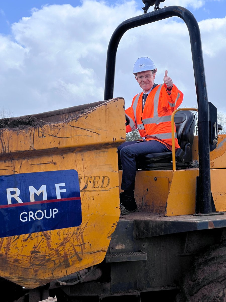 It was a fantastic day at RMF's Houndsfield Lane site! Mayor @andy4wm's visit was inspiring, showing genuine enthusiasm for our training programmes driving positive change. With the support of @WestMids_CA, we are committed to making a difference #LeadershipInAction #WestMidlands