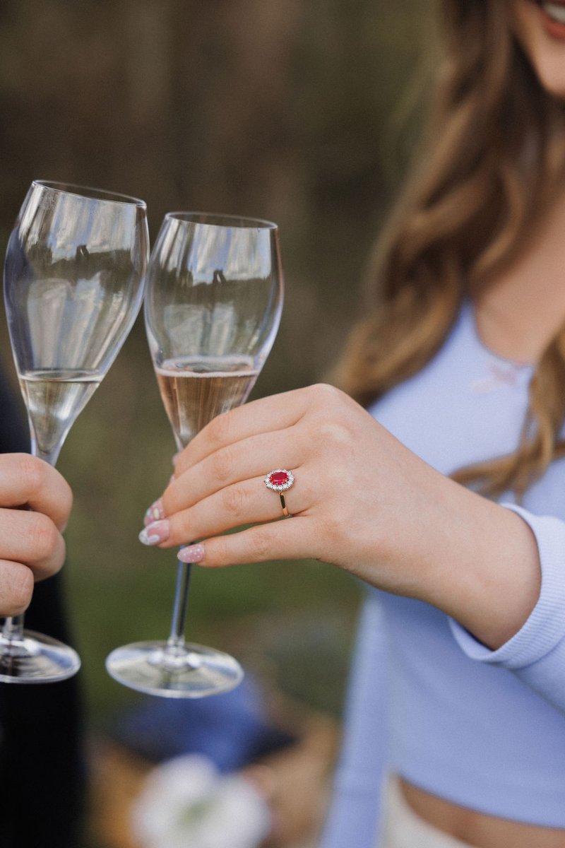 This has to be one of our favourite engagement rings yet!💍✨

Venue: @WoodchesterVV 🍷
Photography: Hannah Warmisham Weddings 📷

#cotswolds #engaged #bridetobe #shesaidyes #proposal #picnicproposal #proposalideas #theknot #hebenttheknee #woodchestervalleyvineyard