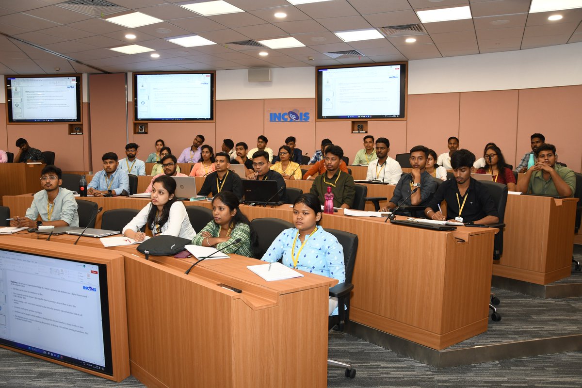 Today marks the commencement of a week-long training course on 'Fundamentals of Remote Sensing & GIS and Oceanographic Applications', being organised by ITCOO, #INCOISHyd. Over 36 M.Sc students enrolled this course to enhance their skills.