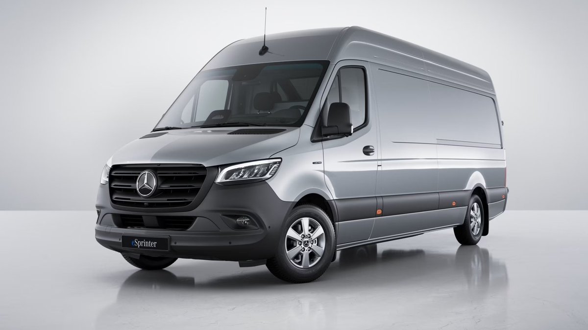 Mercedes-Benz has charged to the head of the van pack with the launch of the new, long-range electric ⚡ eSprinter ⚡. Head to the article now published on our website to read all about the new eSprinter: ow.ly/XcUF50Rai8w @BallyveseyLtd #MercedesBenzVans #EV #eSprinter