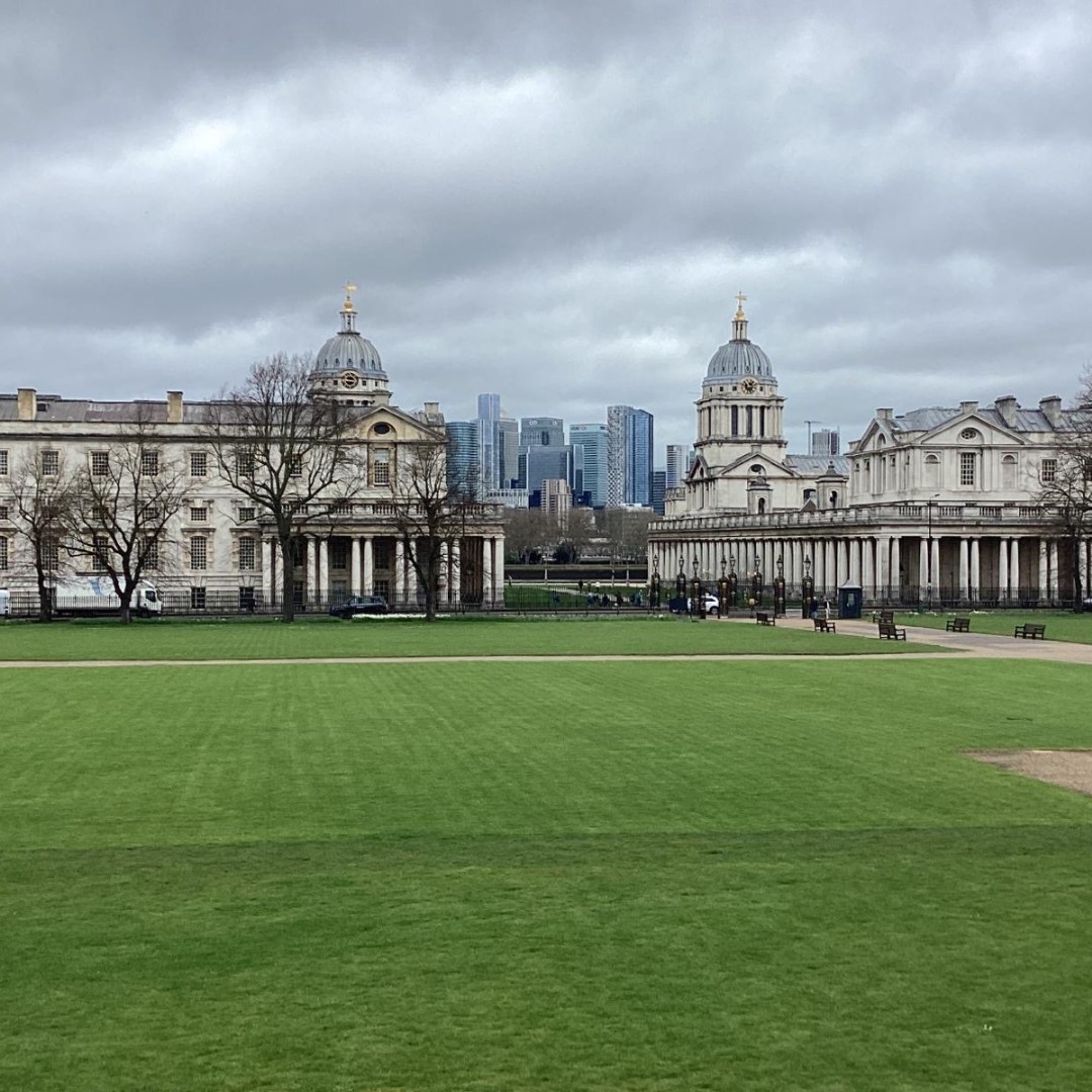 Setting off a hire machines at the National Maritime Museum! 

They have on hire a John Deere 4066R  with an Amazone Groundkeeper GHS 1800, as well as a John Deere Pro Gator with a Dakota 410 top dresser on the back! 

 #JohnDeere #machineryrental #groundskeeping