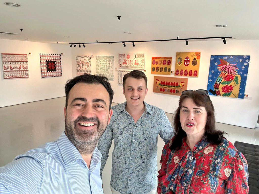 Culture unites: the last day of t/ intl exhibition #SHE2024 at @klcityart with @NinetaBarbules1 @ROinMalaysia participation & a section dedicated to 🇷🇴scholar Prof.Mircea Eliade. 31 female artists, incl. 20🇲🇾 emerging artists. Cherishing similarities #55years🇷🇴🇲🇾#PacificaRomania