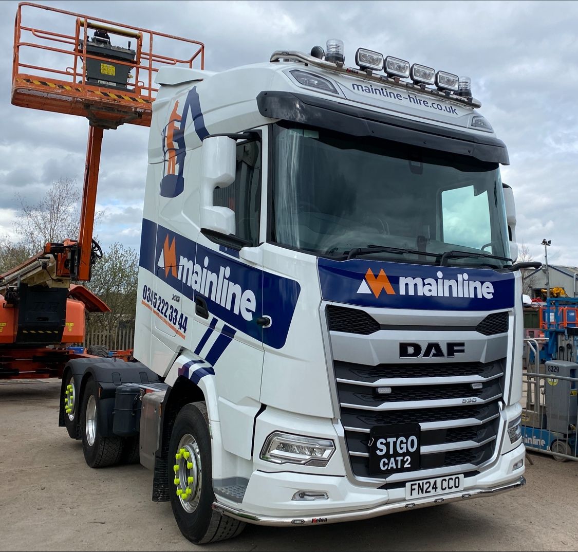 Let's start the week with this fantastic DAF XG 530 FTR from Motus Commercials Derby! 🤩

This truck was supplied to Cotton Transport by Dan Roe, Area Sales Manager, and has already finished it's first week in operation for their customer, Mainline Plant.

#MotusCommercials