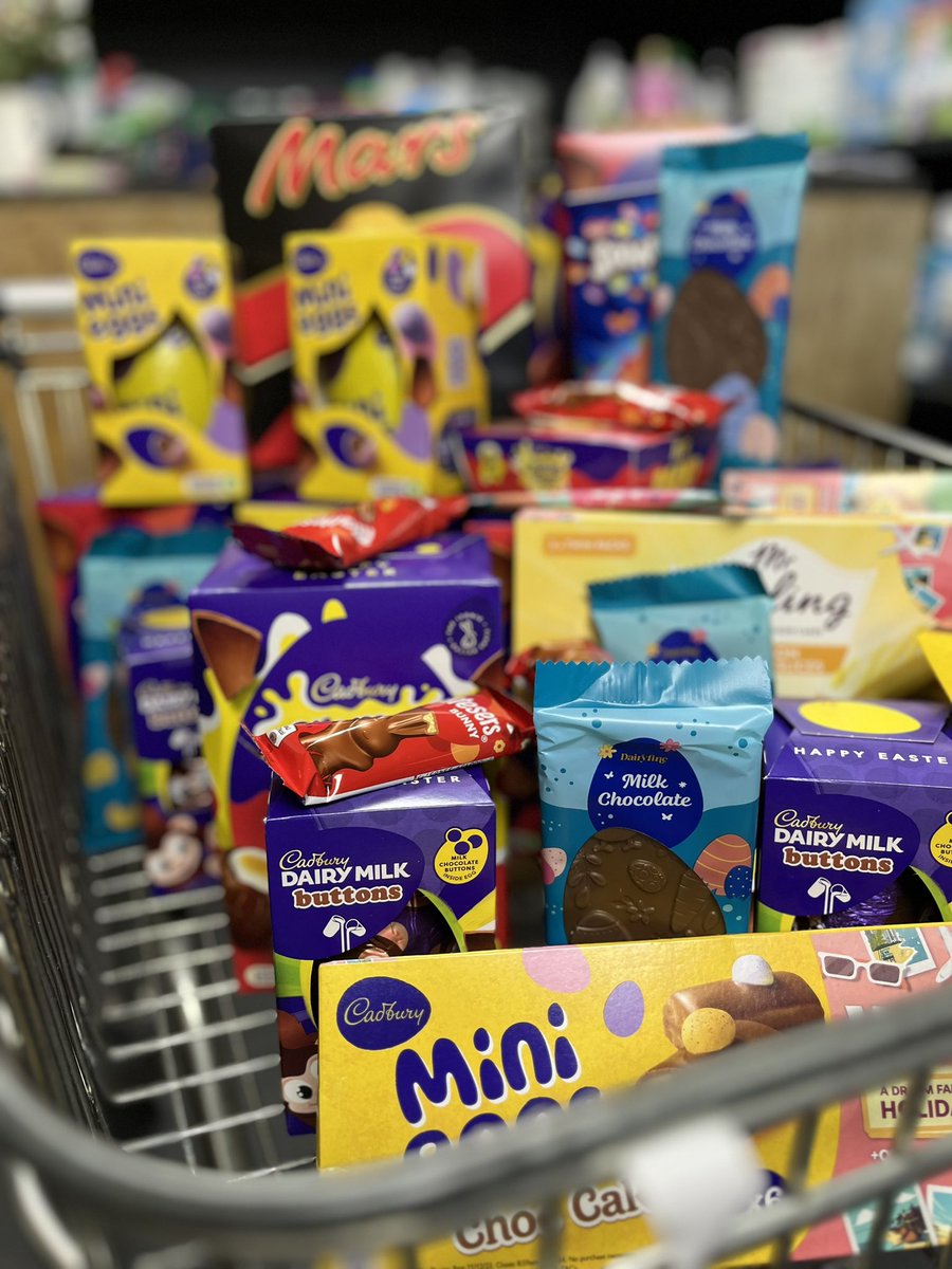 EdibleLinks's tweet photo. A big thanks to #FedEx Customer Care team in Atherstone who kindly donated Easter eggs to us last week.
Each family we supported got to take one home with them 🐣 https://t.co/70GjE47B69