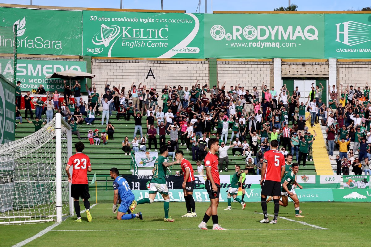 👟 La asistencia de @DiegoMDiaz7 y el remate de @jorgebarba8 ⚽️ 📸 @fotografiamac22 #CacereñoMontijo