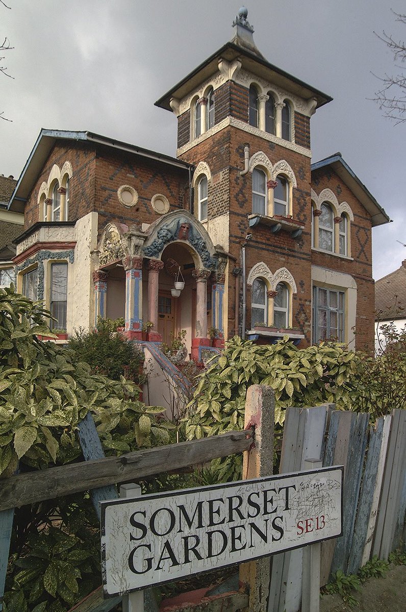 On this day in 2004 I photographed the last remaining Prefabs in Lewisham in Ivydale Road , both since demolished and a very iconic house in Loampit Vale Lewisham whose creative owner painted the front in his own style #lewisham,#documentaryphotography,#architecture,#prefab
