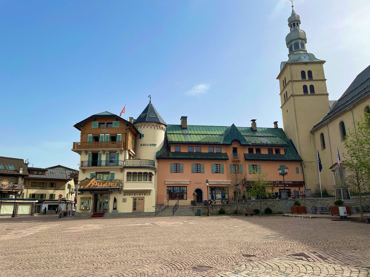 La place de l’église à megeve en Haute-Savoie. Excellente semaine les amis
#HauteSavoie #megeve #jmlpyt #photograghy #photographie #frenchphotographer #gettyimagescontributor #shootuploadrepeat 
#gettyimages