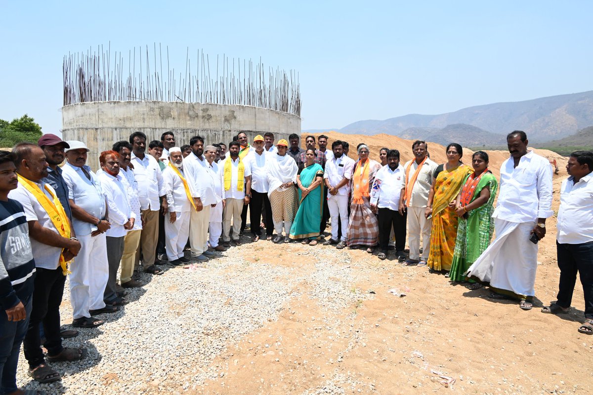 ReddeppagariSVR's tweet image. కడప నగర ప్రజల తాగు నీటి సమస్యను 5 ఏళ్లు గడిచిన పరిష్కరించని లింగంపల్లి వాటర్ హెడ్ వర్క్స్ సందర్శించిడం జరిగింది. 

#Kadapa #KadapaDrinkingWater #WaterProblem #YCPDamagedKadapa