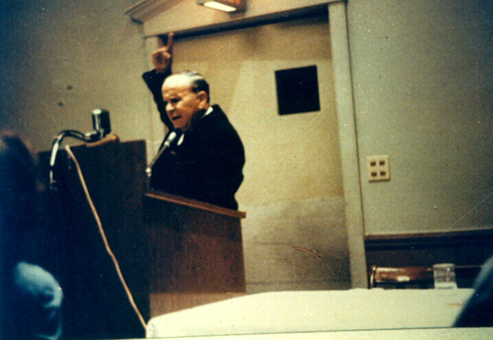 EcoleMinistere's tweet image. “Comment pouvez-vous convenir comme #prédicateur à la chaire, pour conduire l’Église du Dieu vivant et leur donner leur héritage en partage, alors que vous pensez plus à votre gagne-pain ...”

61-1210 - Un paradoxe      
Rév. William Marrion #Branham
1|2