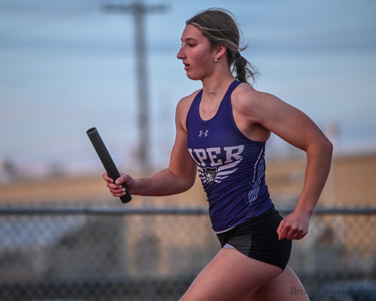 Happy Monday! “It’s not about the finish line. It’s about enjoying the process of getting there.” One more photo to start the week taken by Dotte Sports Shots at the Basehor Relays. 💜 @DotteSportsPix @Piper_Track #trackandfield @nora_turney2026