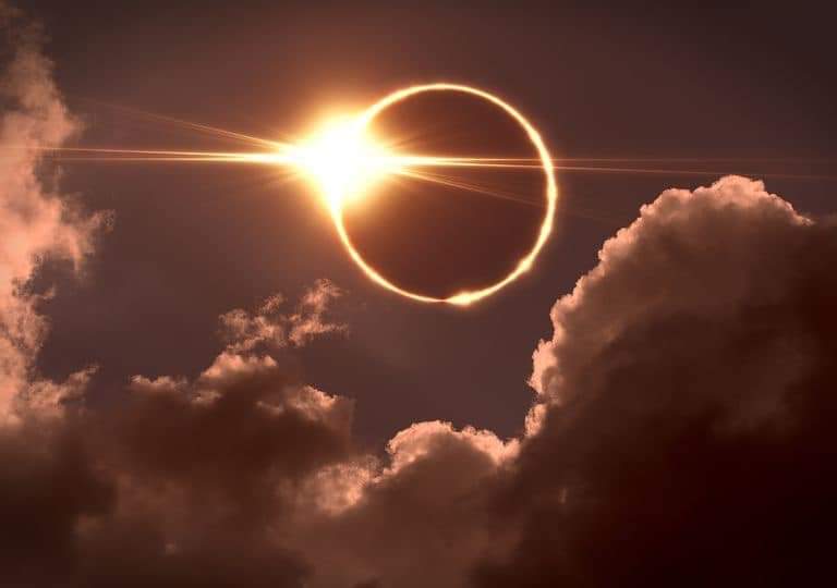 ElevenElevenQts's tweet photo. When Sol meets Luna ☀️🌑 https://t.co/f4RMujESMk