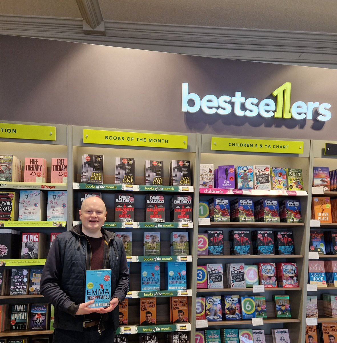 Andrew in @easons Nassau Street. Lots of signed copies of Emma, Disappeared available in-store now. Many thanks to Caron and Cosmina for their warm welcome. Eason Book of the Month. @And_Hughes