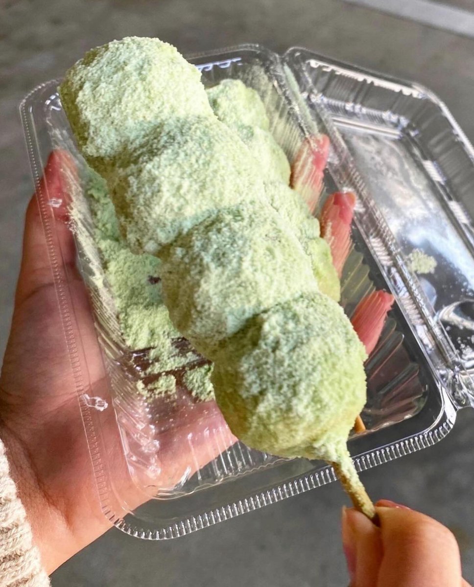 nagano_space_'s tweet photo. 塩尻に行ったら絶対に寄りたい #もち処いろは 🍡 
揚げ団子は唯一無二のカリもち食感×あまじょっぱい味わいで最高〜🤤
春限定の桜餡団子は見逃せないですよー🌸

塩尻、最近よく行くんですがあまりお店を知らず🤔💭おすすめのお店、ぜひ教えてください〜❣️ https://t.co/VJFjcpAokW