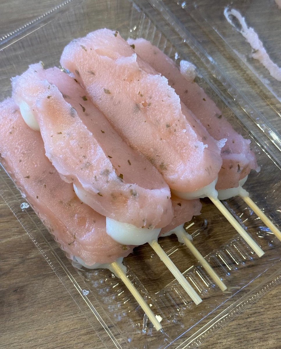 nagano_space_'s tweet photo. 塩尻に行ったら絶対に寄りたい #もち処いろは 🍡 
揚げ団子は唯一無二のカリもち食感×あまじょっぱい味わいで最高〜🤤
春限定の桜餡団子は見逃せないですよー🌸

塩尻、最近よく行くんですがあまりお店を知らず🤔💭おすすめのお店、ぜひ教えてください〜❣️ https://t.co/VJFjcpAokW