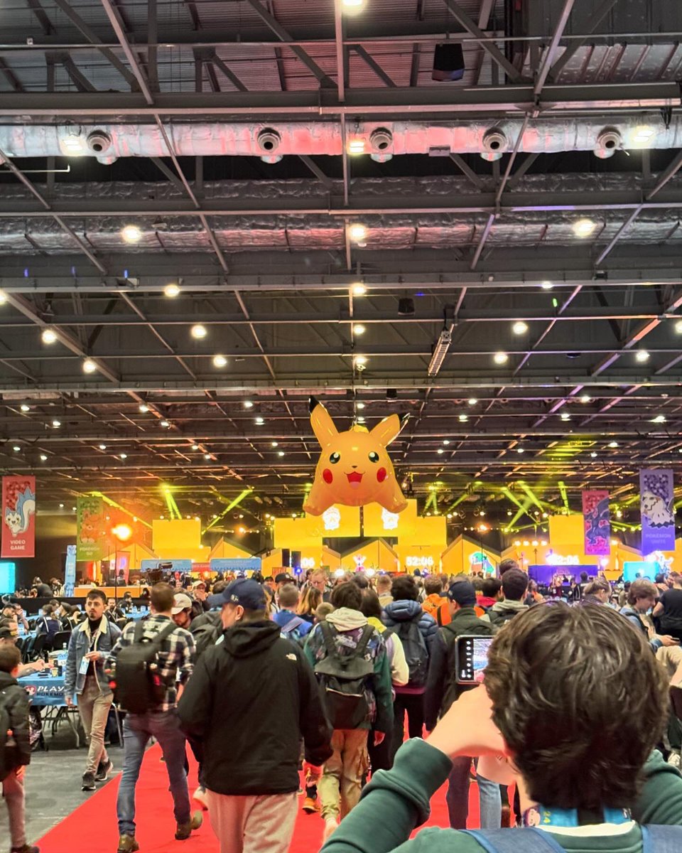 Lunes de resaca del EUIC, logré sumar 50CPs en Londres aunque se que era capaz de mucho mas pero contento por lograr la clasificación al mundial de Honolulu!🏝️
Logramos sacar una lista muy top junto a <a href="/RivasTCG/">Oscar Rivas</a> y <a href="/duriman18/">Adrià Duran</a>💪

Ahora a descansar 😴 
543/500✅
#SlowFire #Armarouge