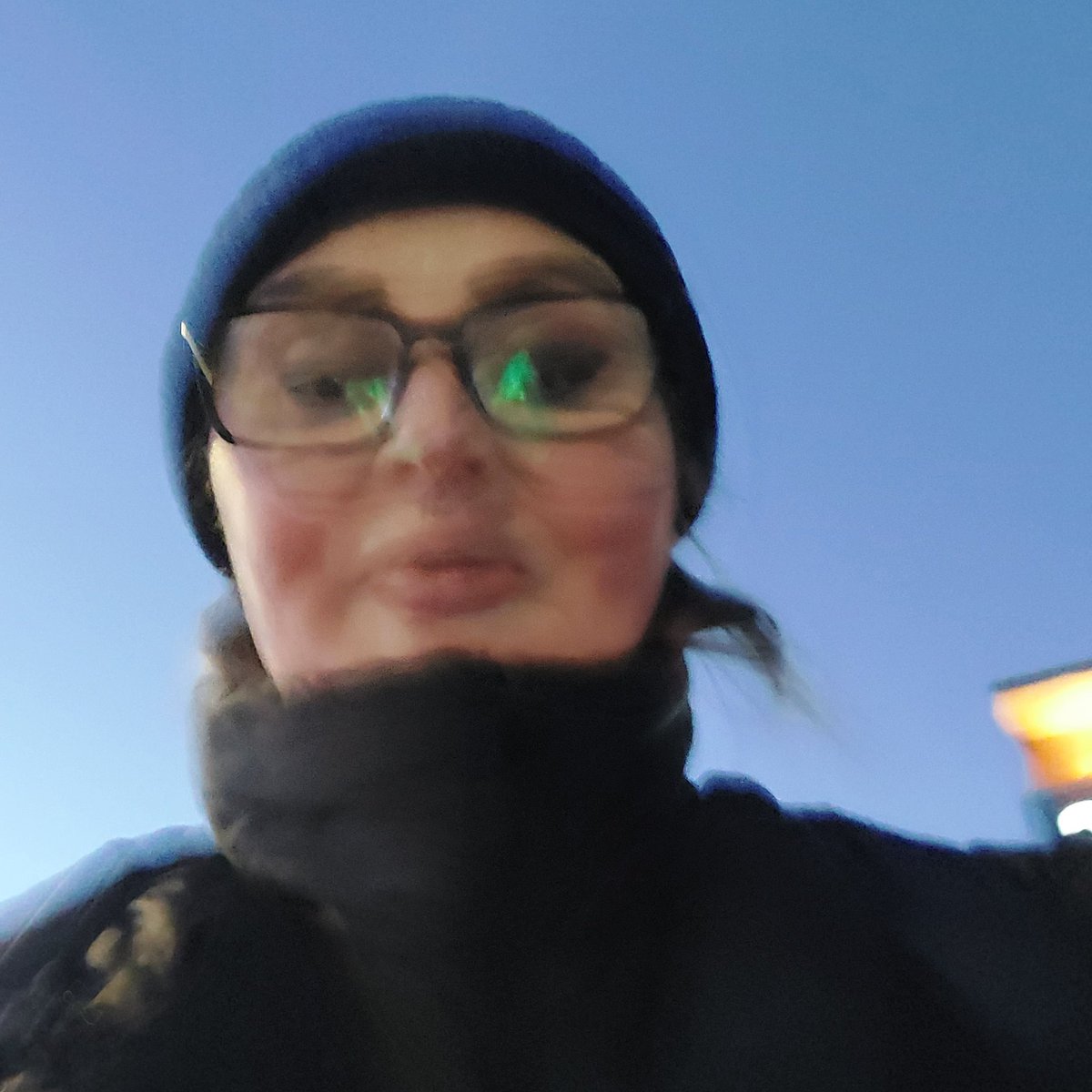 Hah! Aamulla #töihin matkalla klo 5 jälkeen tuli tällainen otos ihanasta aamun sarastuksesta. #eiAmmattilaisKuvaajaksi Naisihmiselle kuitenkin perin suotuisa tärähdys #hyviäpuolia