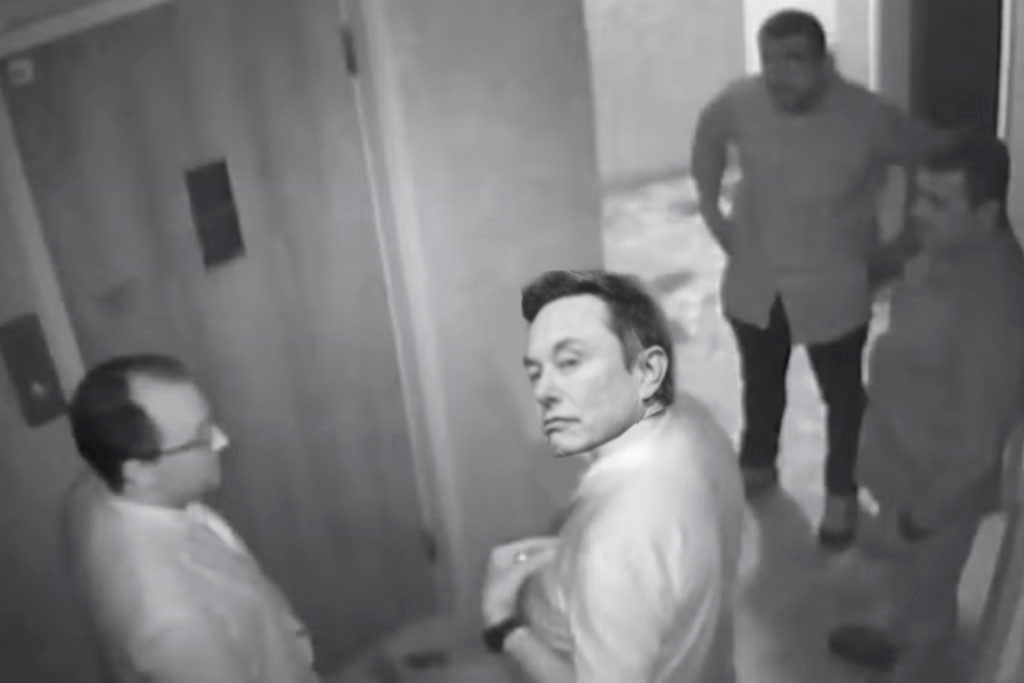 sensacionalista's tweet photo. Após decisão de Xandão, Elon Musk é flagrado na embaixada da Hungria https://t.co/7KdsWKs7pf