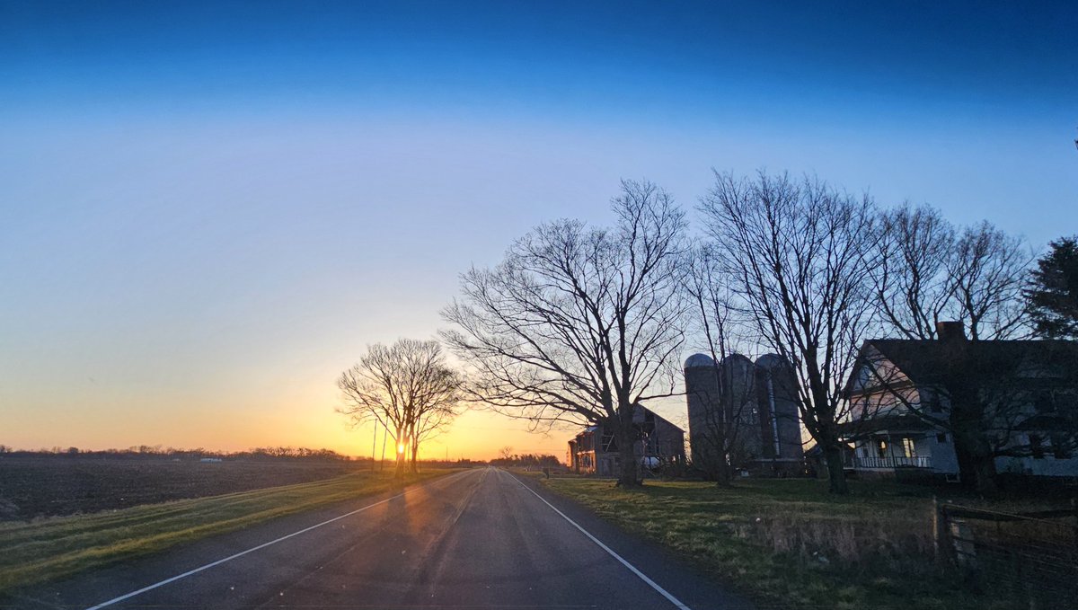 This morning's country road sunrise to start the week, Kalamazoo County in SW Michigan