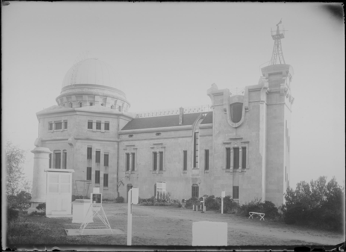 🔭🎂L'Observatori Fabra, de la Reial Acadèmia de Ciències i Arts de Barcelona, va celebrar ahir el 120è aniversari de la seva fundació. 
Moltes felicitats <a href="/RACABarcelona/">RACAB</a>!
👀👇