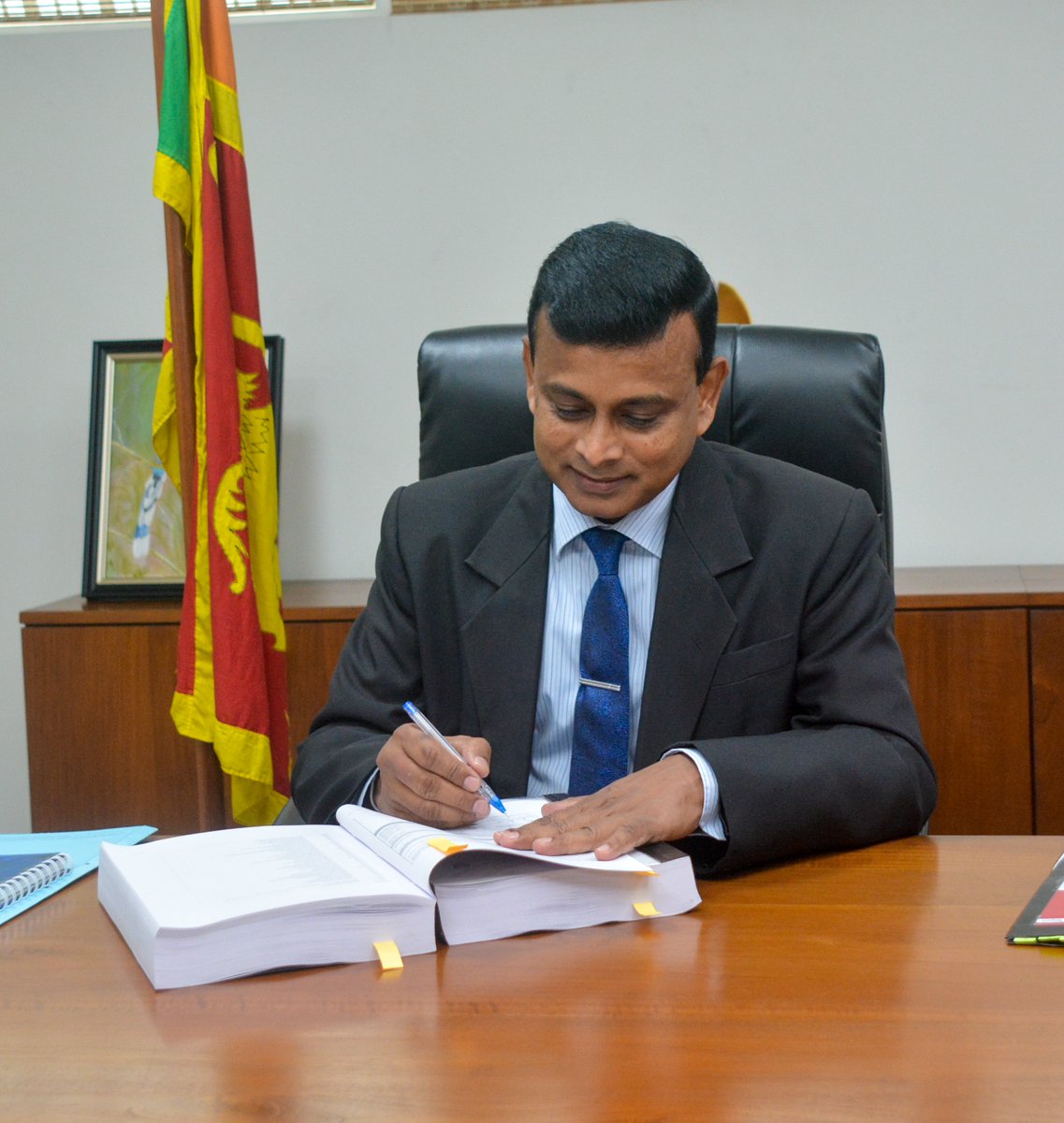Min_of_Env_SL's tweet photo. Secretary, Ministry of Environment Mr.Prabath Chandrakeerthi, signed the Project Document on " Partnership and Innovative Financing to Mainstream Biodiversity and Sustainable Land Management in Wet Zone of Sri Lanka" funded by Global Environment Facility (GEF)  on 8th April 2024. https://t.co/LrxWWWVo2W