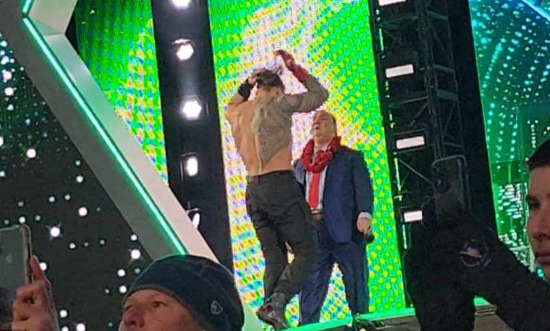 My heart hurts 💔 #WrestleMania