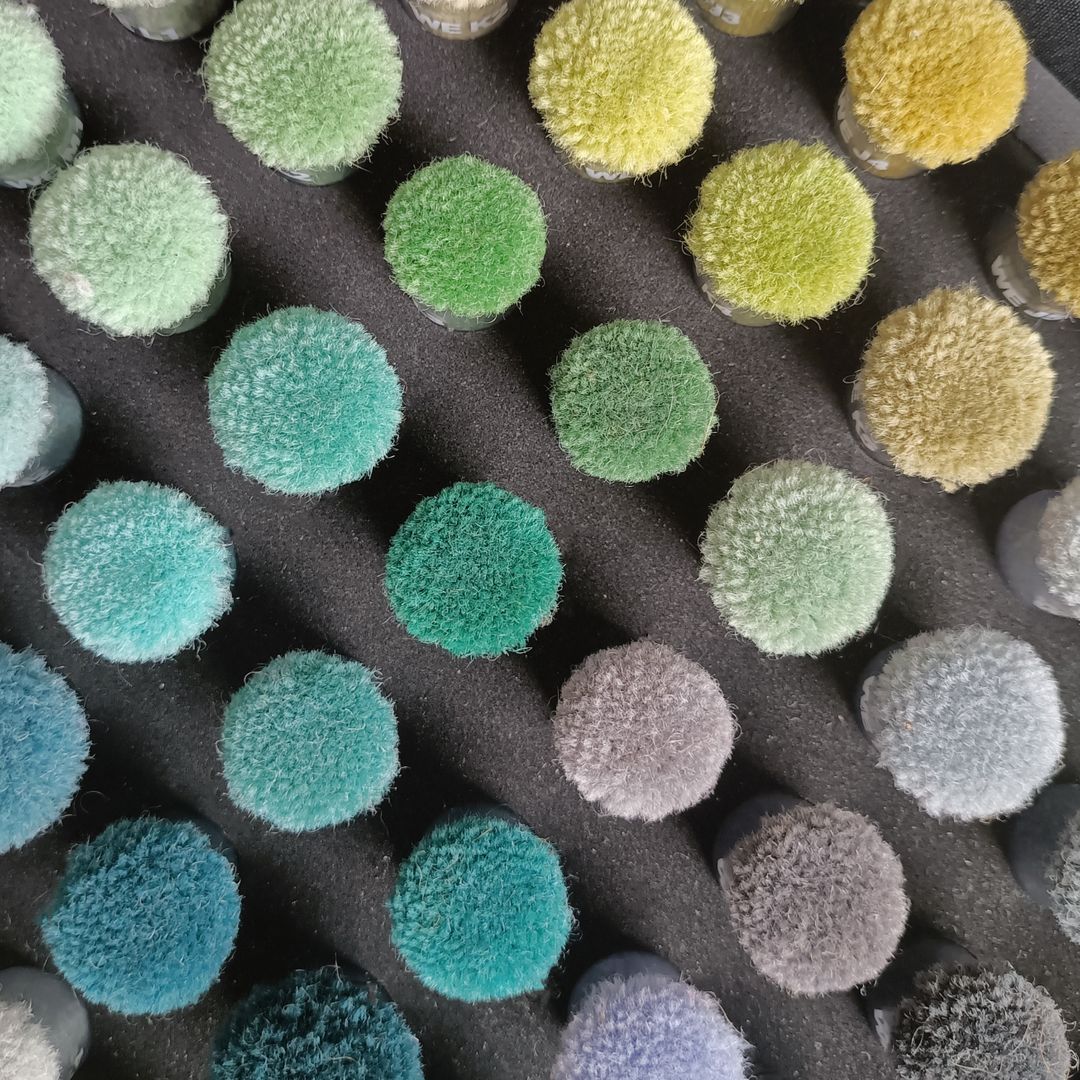 The finest New Zealand wool is used in our hand tufted rugs to ensure our rugs last a lifetime.

#thewovenedge #stepontoedge #colourlovers #bespokerugs #madetoorder