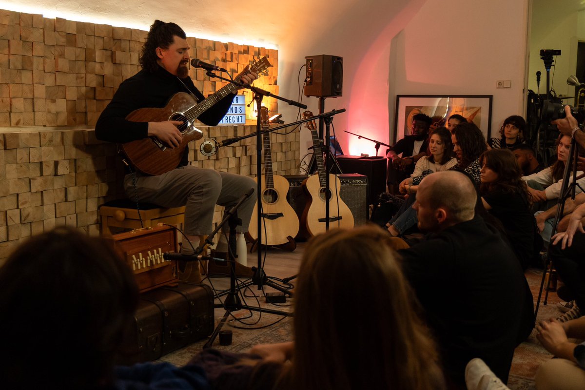 My first @sofarsounds show - what a great memory. Something else cool and secret just around the corner… 👀 linktr.ee/nathanielbawden 📸 IG: @sofarsoundsutrecht #SofarSounds