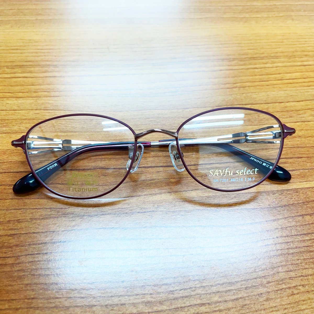 onagamegane's tweet photo. 今日も1日お疲れ様でした😪
本日の #社員オススメメガネ紹介
本日は50代・男性・好物:パスタ・プルコギのおすすめ①
#SAVfuselect SA7201PORM
掛けやすい軽さと、圧迫感の少ないテンプルの形状が特徴のメガネ👓
明日もよろしくお願いします~!
#メガネ #企業公式がお疲れ様を言い合う https://t.co/FESE2ZRt79