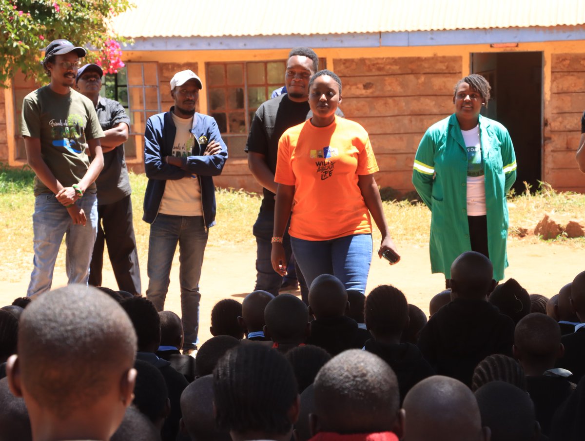 🌳Celebrating steps of green milestones in Machakos! Together with @anitasoina @patriciakombo @leitoroadrian and friends, we've sown seeds of knowledge in the community. We are here to cultivate every spark of green enthusiasm. #NurturingNature🌿💚@Eng_F_Ngeno @PMOsano @UNDPKenya