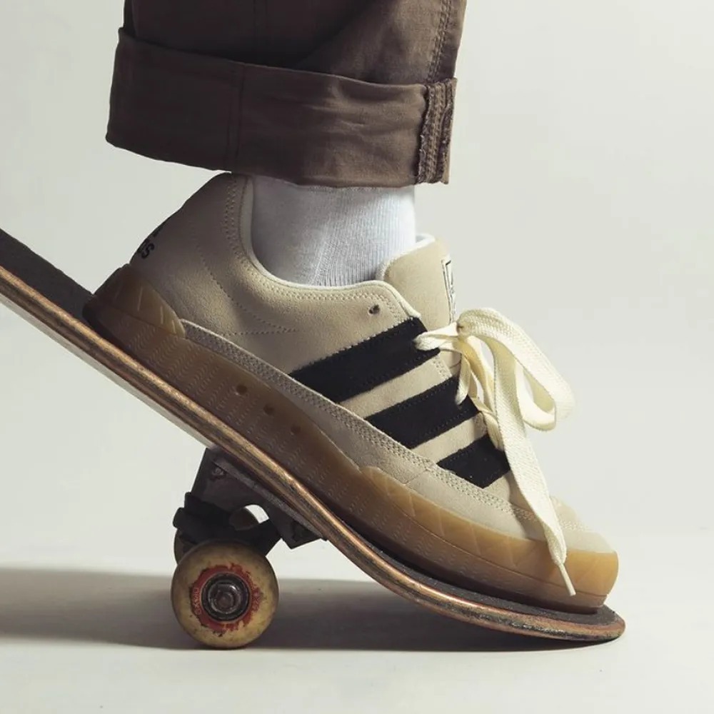 La Adidas Adimatic toujours en promo à 84€ au lieu de 120€ 🛹

Lien affilié : chck.me/pJip