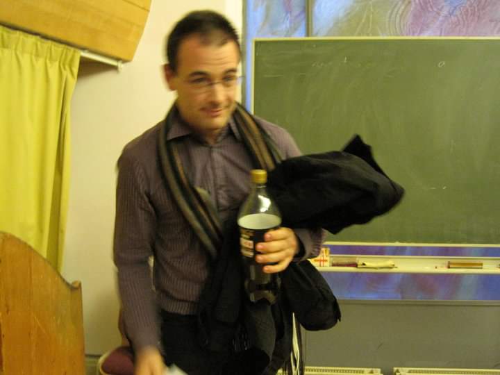 Il y a 14 ans aujourd'hui, je terminais ma conférence au Siège de la Société Anthroposophique en France, rue de la Grande Chaumière à Paris.

Je venais d'expliquer aux anthroposophes, sur un ton très calme, qu'ils étaient dans une secte.

Je prends mon manteau et je sors.