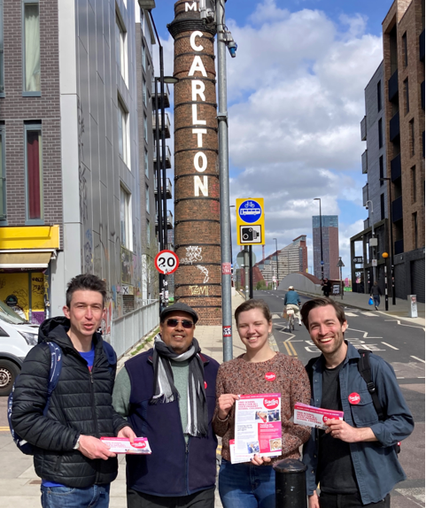 More quality canvassing from Peter, Md Rafique, Lauma + Matt in Fish Island yesterday. Lots of support for @SadiqKhan + @unmeshdesai but also concerns from some residents about how Tower Hamlets Council is dealing with their complaints. Will be taking those up with officers later
