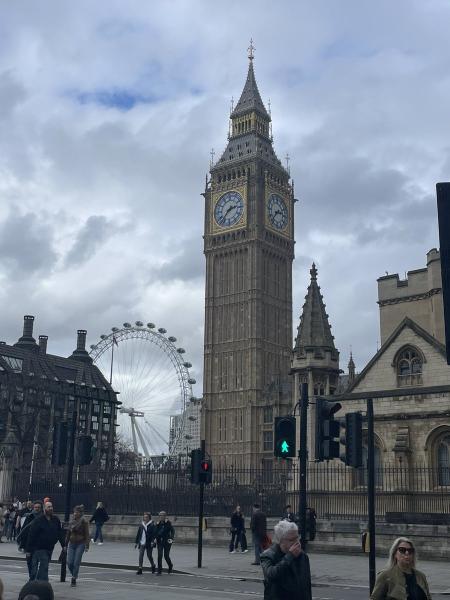 Goodbye London🚒 had a blast!! Now onto Paris 🇫🇷  

<a href="/dfrazeur/">Dana Frazeur</a> 

I