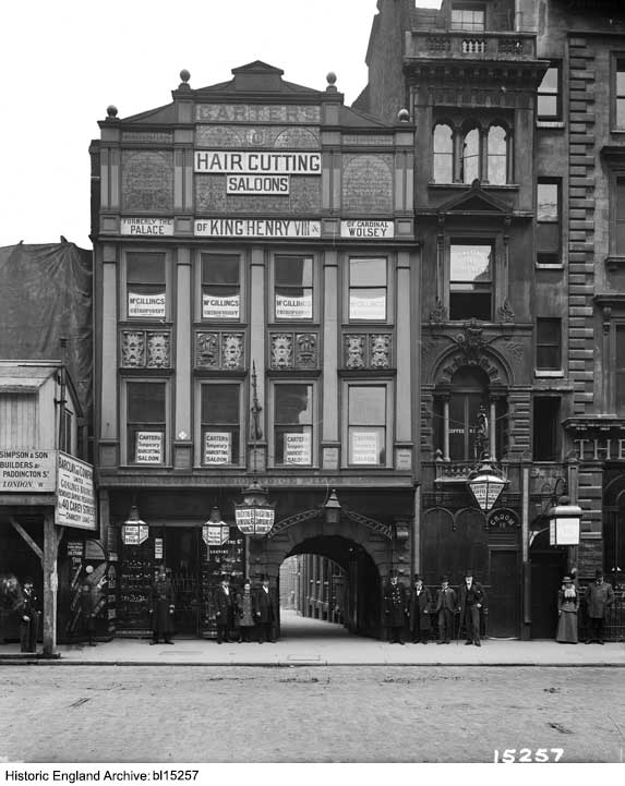Today's Historic England Archive image shows 17 Fleet Street, London, the premises of Carter's Hair Cutting Salon. It was photographed #OnThisDay in 1899. Can you spot the policeman? You can see lots more Archive images of Fleet Street👇 historicengland.org.uk/images-books/p… #FleetStreet