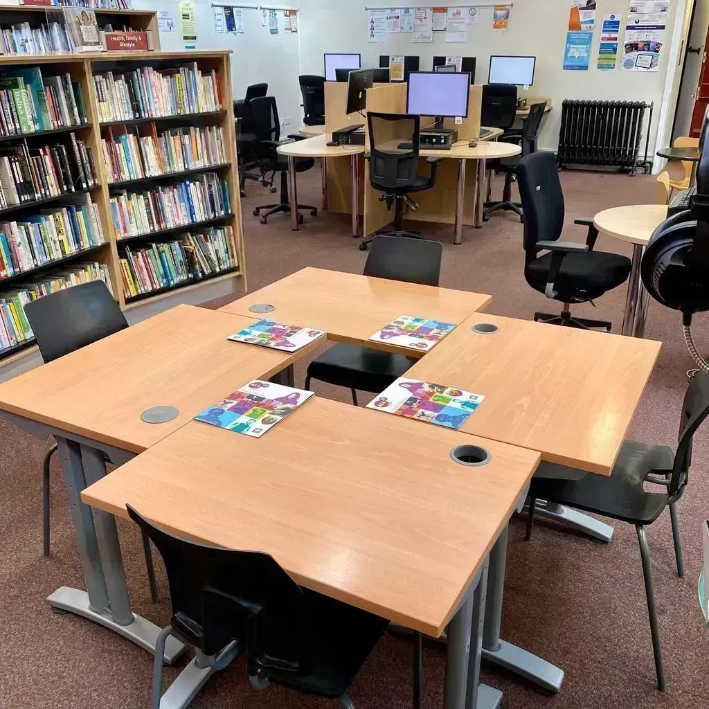 We’re here to welcome you at Forest Hill Library.
If you need a quiet space to work, job search, browse the internet or just want to read.
Our 15 study desks, tables & 17 computers are ready for you to use #SE23 #workspace #studytable @LewishamLibs @londonlibraries @LDNLibraries