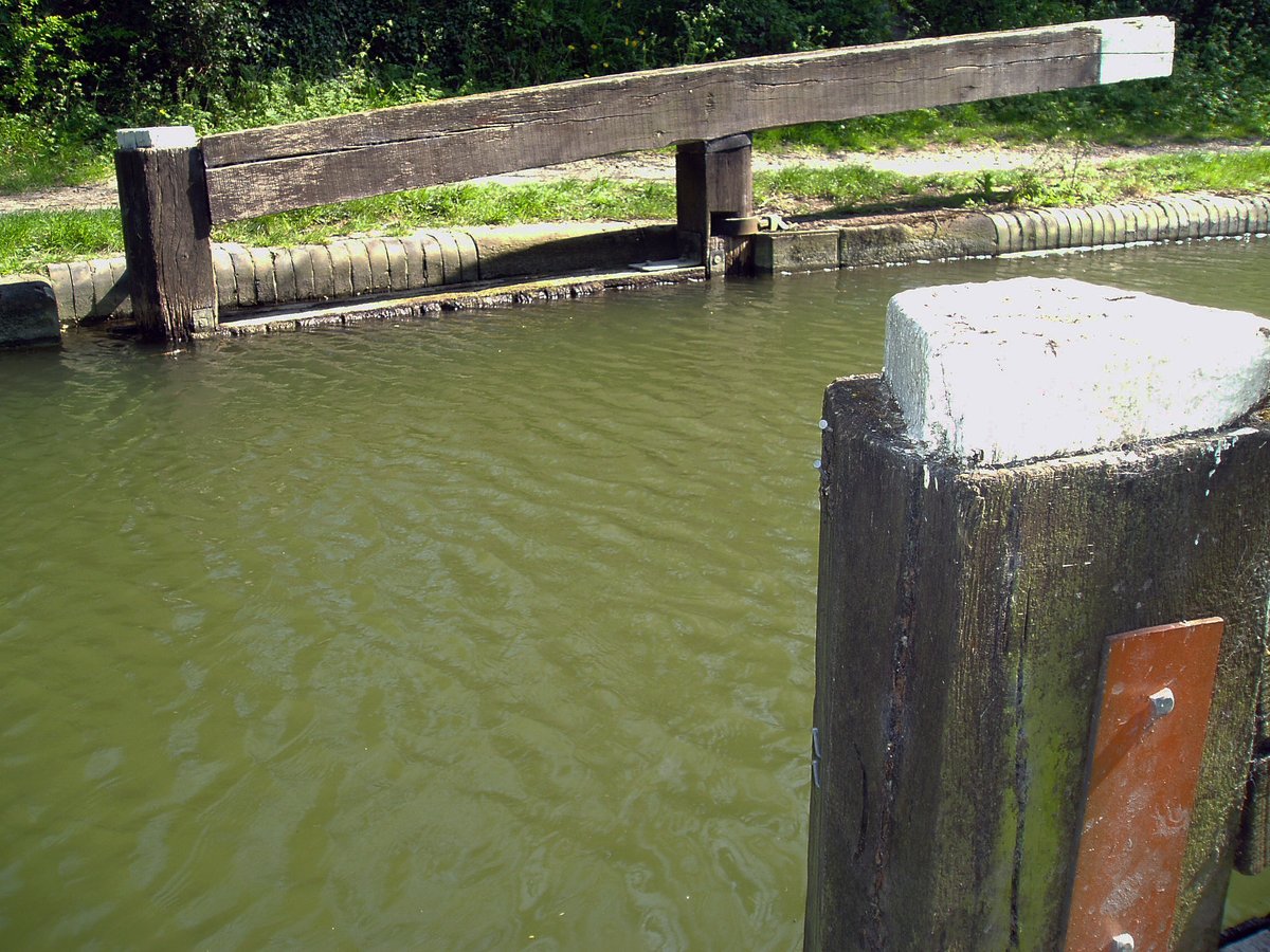 retired_tom's tweet photo. My photos from #April 2007
#CanalRiverTrust #GrandUnionCanal #WendoverArm #Tringford #Lock #Bridge #StopLock #PumpHouse
#Canals & #Waterways can provide #Peace & #calm for your own #Wellbeing #Lifesbetterbywater #KeepCanalsAlive https://t.co/O09q0p4u50