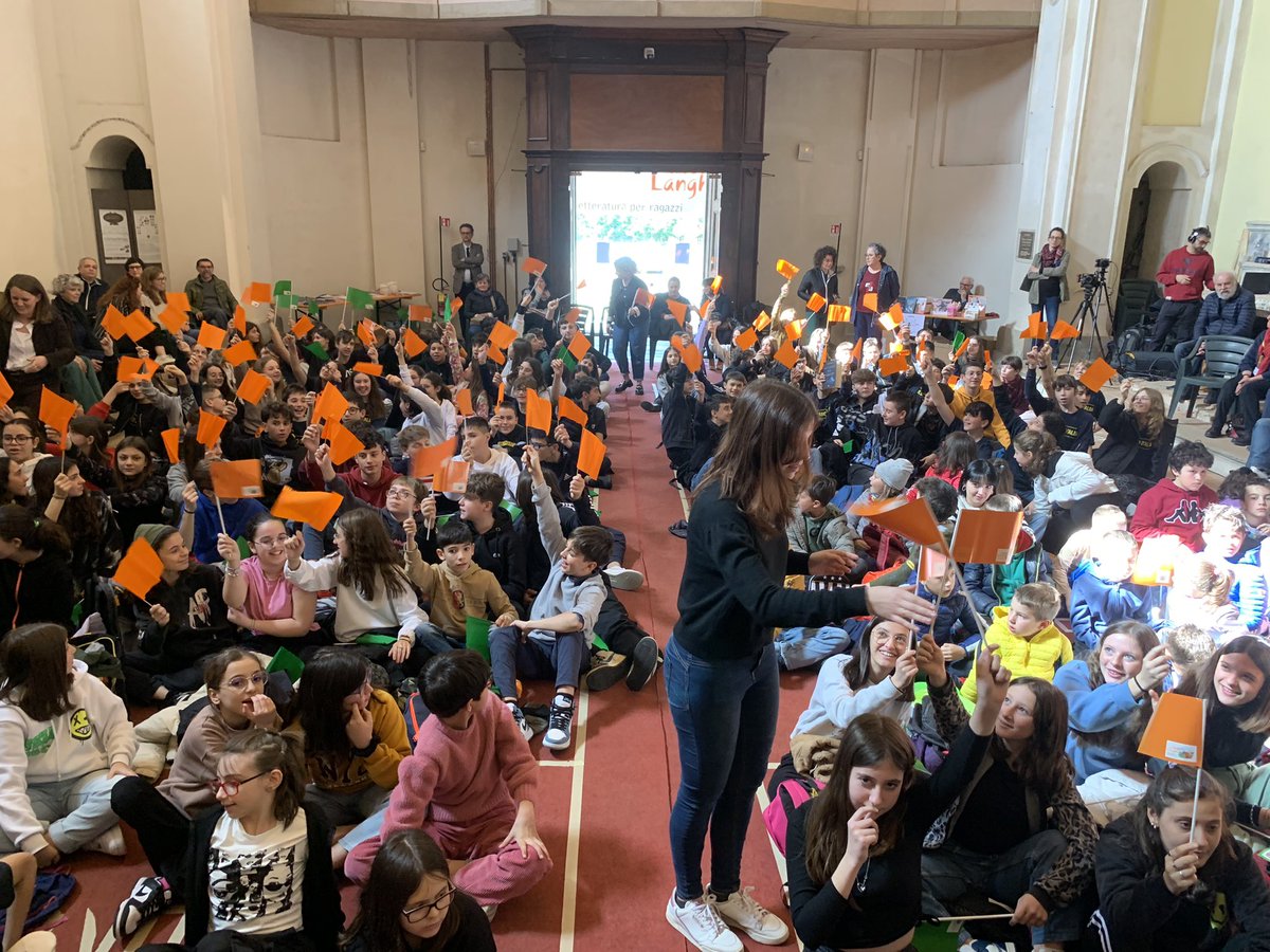 Il 21 marzo si concludeva l’edizione XXII del premio Nazionale di Letteratura per ragazzi “Il gigante delle Langhe” patrocinata dal <a href="/MiC_Italia/">Ministero della Cultura</a> 

Oltre 200 bambini nella Chiesa del Convento Francescano di <a href="/CCortemilia/">Comune di Cortemilia</a> hanno decretato i vincitori!

#culture #readingcommunity