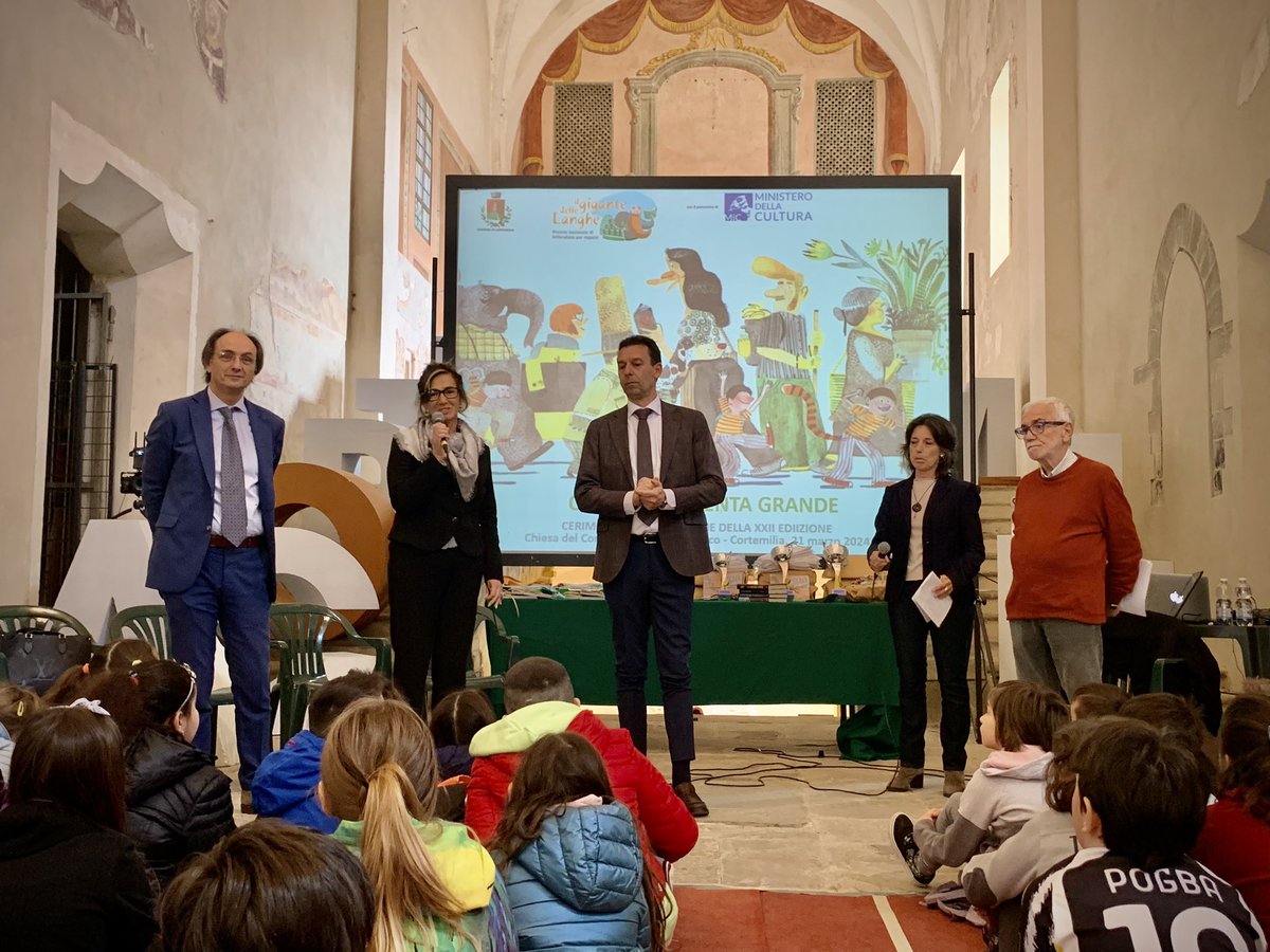 ma_zunino's tweet photo. Il 21 marzo si concludeva l’edizione XXII del premio Nazionale di Letteratura per ragazzi “Il gigante delle Langhe” patrocinata dal @MiC_Italia 

Oltre 200 bambini nella Chiesa del Convento Francescano di @CCortemilia hanno decretato i vincitori!

#culture #readingcommunity https://t.co/ZGJSnD2jsK