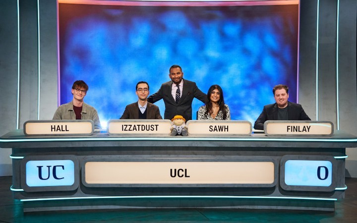 Exciting news! BSB Alumnus Ali Izzatdust has reached the final of BBC's #UniversityChallenge with @ucl against Imperial College London. A passionate historian while at BSB, he graduated in 2019 & pursued Modern History at Oxford before moving to UCL. Best of luck, Ali! #BSBAlumni