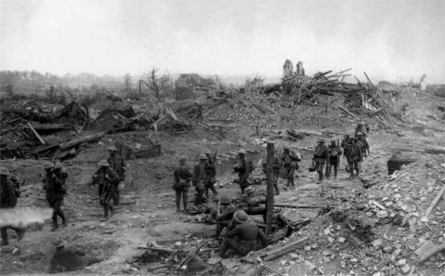 The 3rd Battalion Worcestershire Regiment passing through the ruins of Wytschaete near Ieper ( Ypres) 1917.