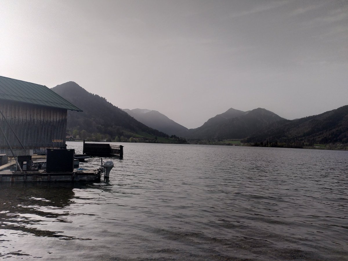 Looks, feels and tastes as if more Saharan dust is arriving in Oberbayern. It really affects my mood - so many painful associations with dust storms.